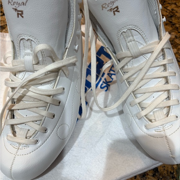 RISPORT Royal Pro 250 C / 6.5 figure skates (Boots only) - Picture 6 of 13